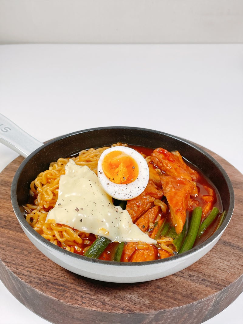 팔도 라볶이 맛있게 끓이는법! 어묵 치즈 계란 이색라면 레시피