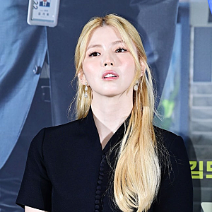 한소희 부쉐론 파리 방돔 화보, 인턴 80만 앞두고 3주차 무대인사