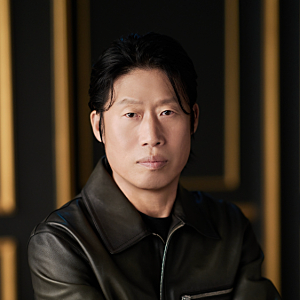 이제 국민 배우 타이틀 내려놓나.. 믿었던 유해진 암살자들 역사 왜곡 논란에 대중 실망