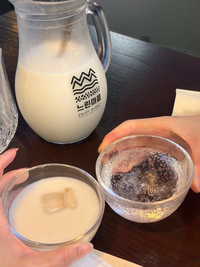 [水営/広安里の居酒屋] 広安里海水浴場の目の前、季節限定マッコリが最高な「ヌリンマウル醸造場」