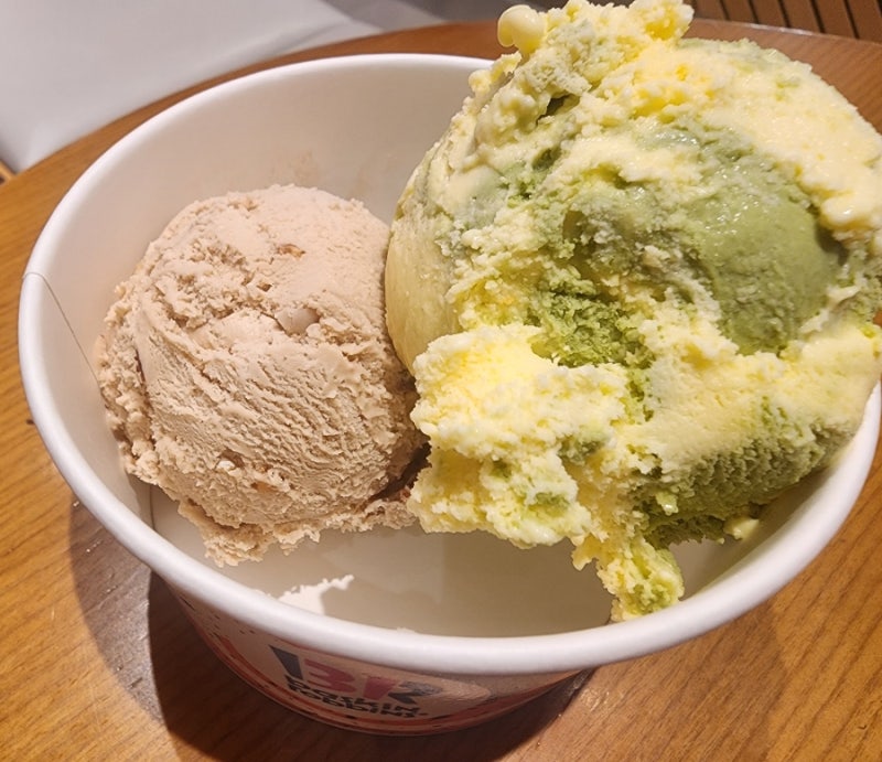 배스킨라빈스 약수역점 10월 이달의 맛, 몬스터 크런치 쿠키 & 말차에 바나나 먹어본 후기