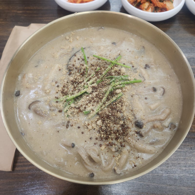 초량묵집 들깨버섯칼국수