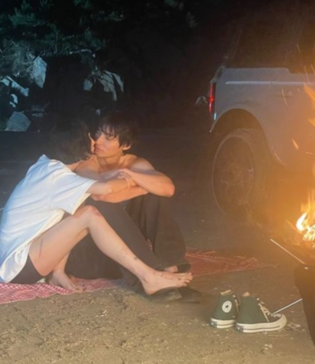 "채종석은 어디 가고 탑과 5개월째?" 나나 초고속 열애 인정 속 숨겨진 진짜 내막