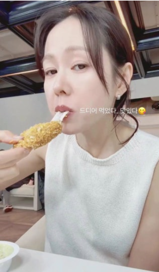 “드디어 먹었다” 치즈스틱 한입이 왜? 손예진 먹방 예절 논쟁 일본까지 번진 과정