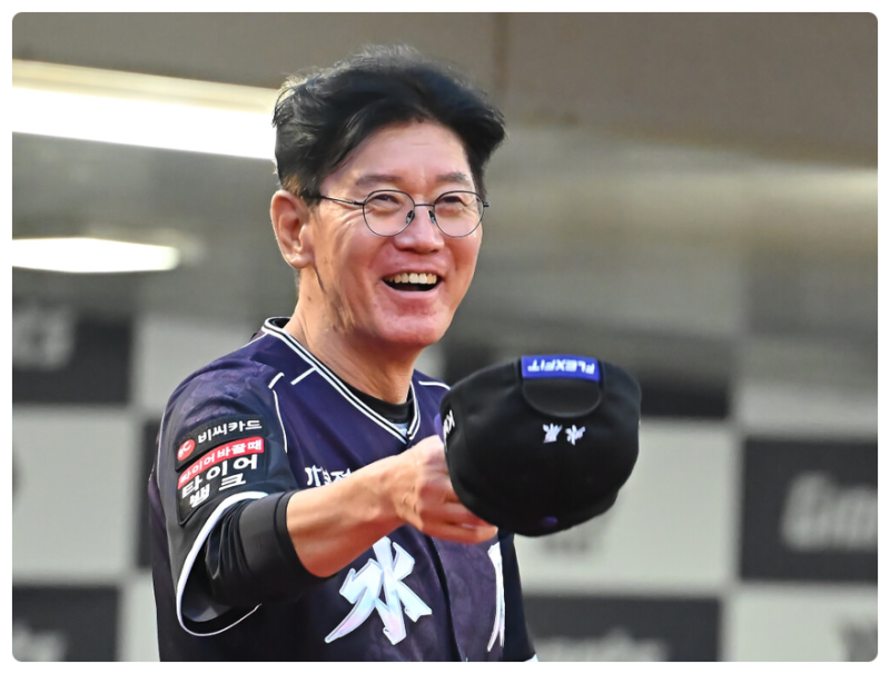 KT 이강철 감독만 재계약 '그린라이트', 김경문과 김태형 감독은 미지수