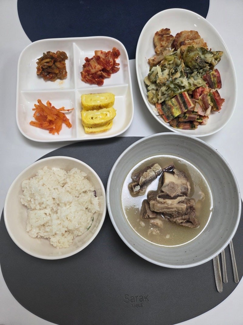 코스트코 갈비탕 끓였는데 설거지하다가 당면을 발견했다....