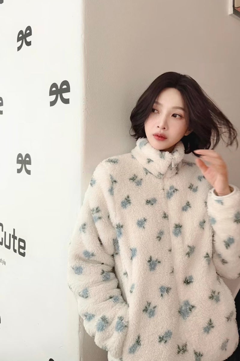 4년 만에 배우로 돌아오는 조이, 요즘은 단발에 이런 옷 입네요