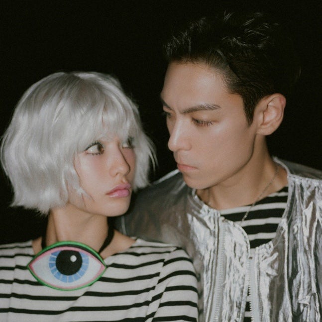 탑♥나나, 어색했던 편의점 데이트 영상 봤더니…6월부터 몰래 사귄 사이였다