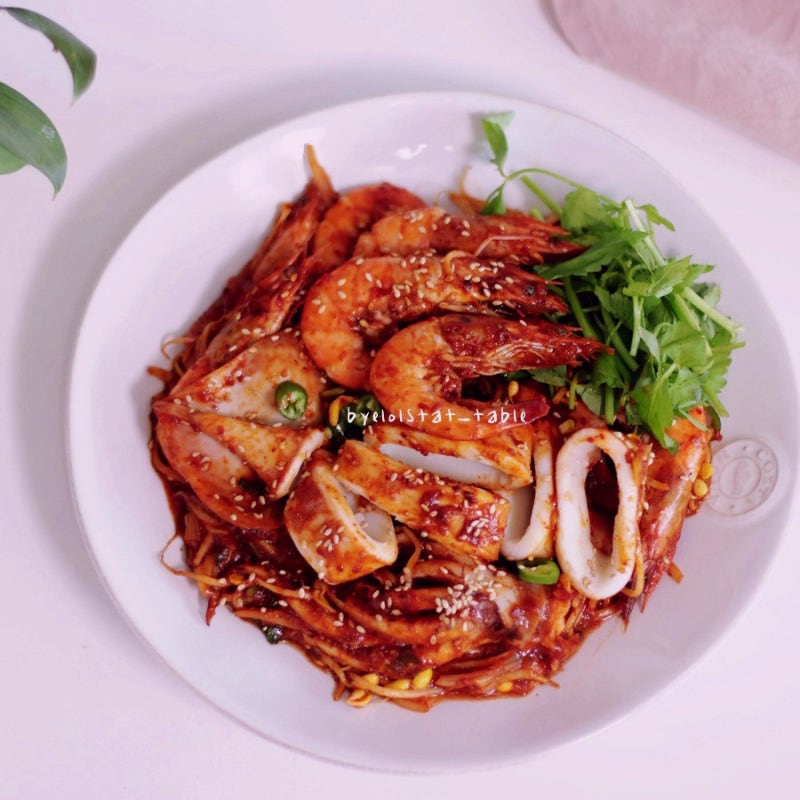 오징어까지 넣어 더 푸짐하게 만든 콩나물 새우찜 황금레시피