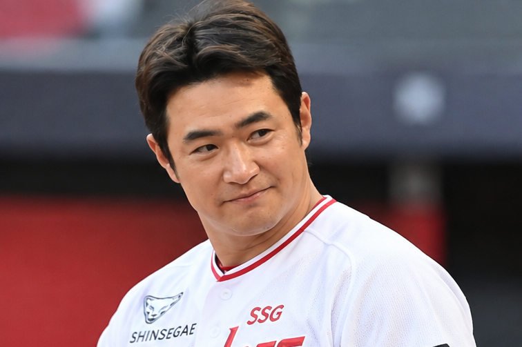 두산에서 276개 쳤는데 이게 무슨 운명… 김재환 300호는 결국 SSG 유니폼이었다