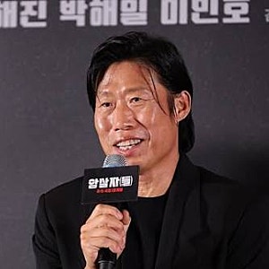 유해진 집 앞 집회 예고 논란…영화 ‘암살자(들)’ 갈등 어디까지 번지나