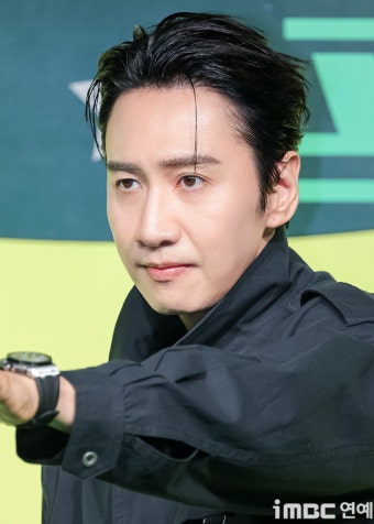 “버블 시작 하루 만에 중독” 이광수, 오전 7시부터 팬들 깨웠다…김우빈·레이까지 같은 반....