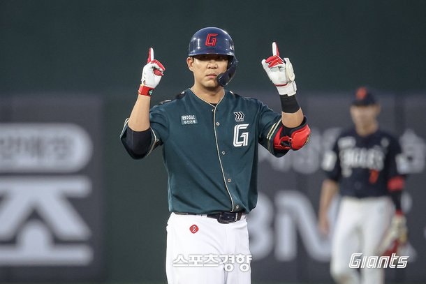 롯데자이언츠의 베테랑 김민성 20년의 여정 마무리하며 사직구장 은퇴식 개최