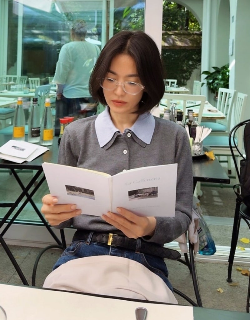 "순간 문학 교수님인 줄…" 송혜교, 일상컷에서 또 꺼낸 '찐템' 하나