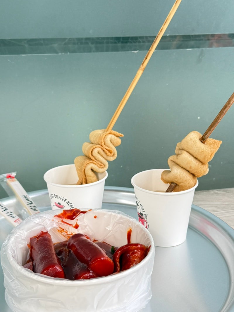 Busan Haeundae Red Tteokbokki | A Review of Falling for its Bright Red Appearance and then Again for its Soft Rice Cakes