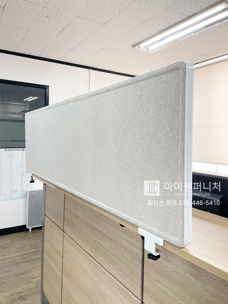 30T 탑스크린 슬림 파티션, 책상 위에 설치하는 심플한 펠트 파티션
