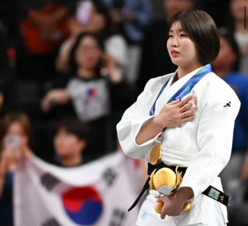 日 국적까지 버리고 한국 택했다…허미미가 일본서 애국가 부른 순간
