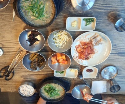 안양추어탕 곤지네 큰집추어탕 보양식으로 황칠보쌈 서비스  먹을만하네요.