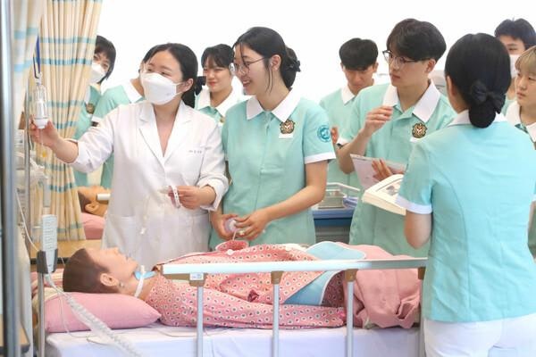 간호조무사 자격증 과정의 기초간호실기 과목에서는 무엇을 배우는지, 그리고 왜 중요한지 ....