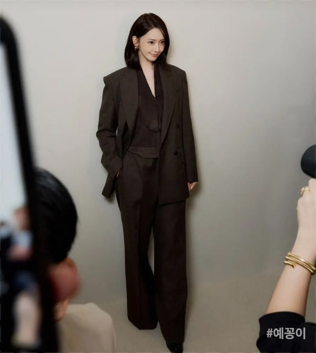 Is This Really Innocent Yoona? Im Yoona in a Bob and a 5.16 Million Won Max Mara Suit