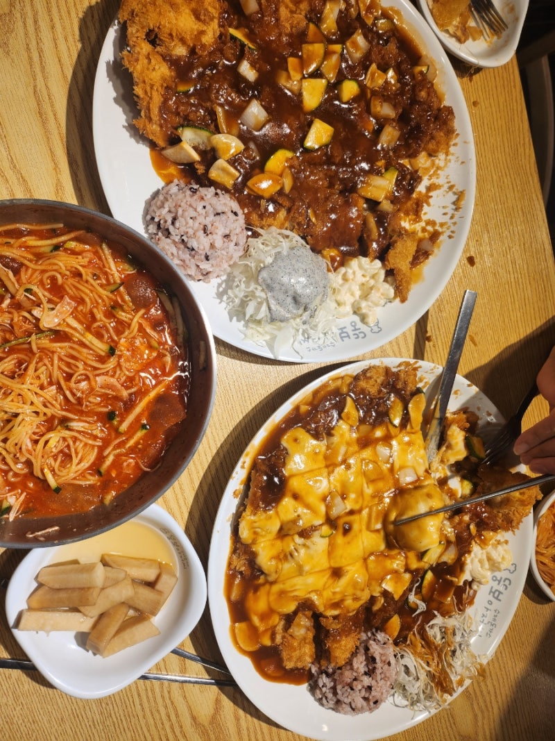 뚱보아저씨 수제돈까스 후기｜왕돈까스에 물비빔국수까지