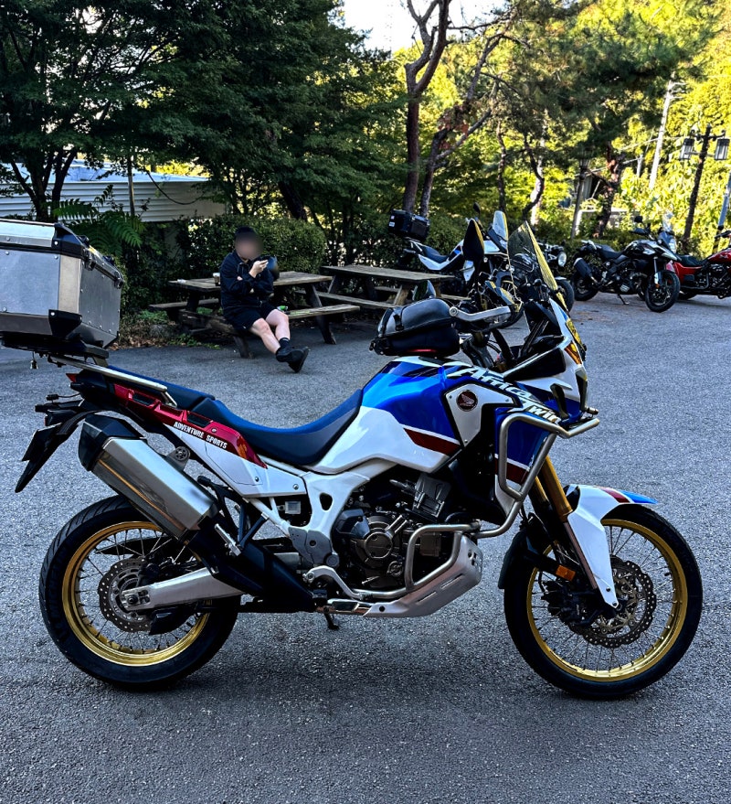 혼다 CRF1000L 아프리카 트윈 어드벤처 스포츠 DCT 미쉐린 아나키 로드 타이어 교환 및 디테일링....