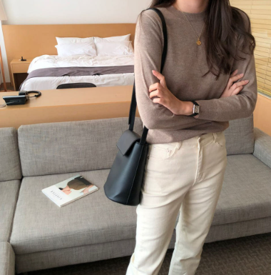 가을 데일리 룩 필수 템, 여리여리 루즈핏 여성 니트 추천 및 요약