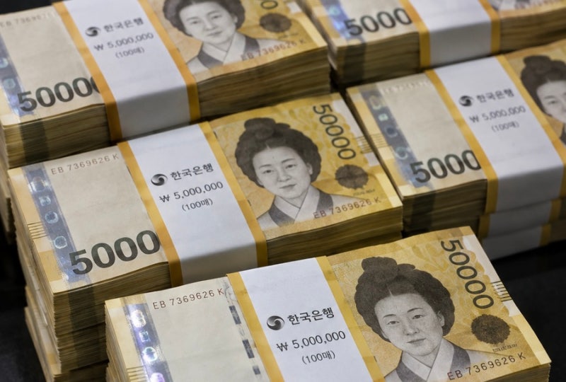 쓰레기봉투 열었더니 현금 2500만원…주인 안 나타나 결국 발견자 품으로
