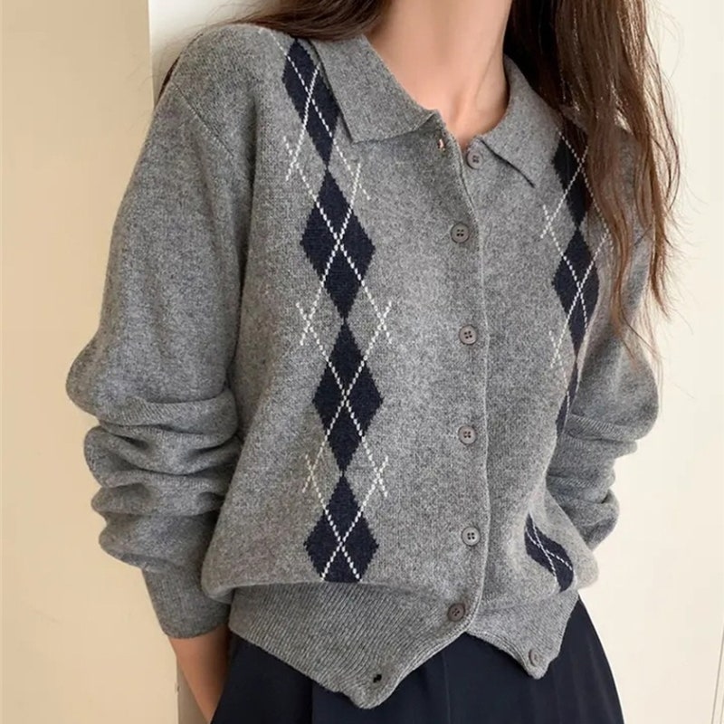 프레피무드 아가일 카라 가디건 여성 니트 티셔츠 가을 봄 겨울 소프트 단추 니트티