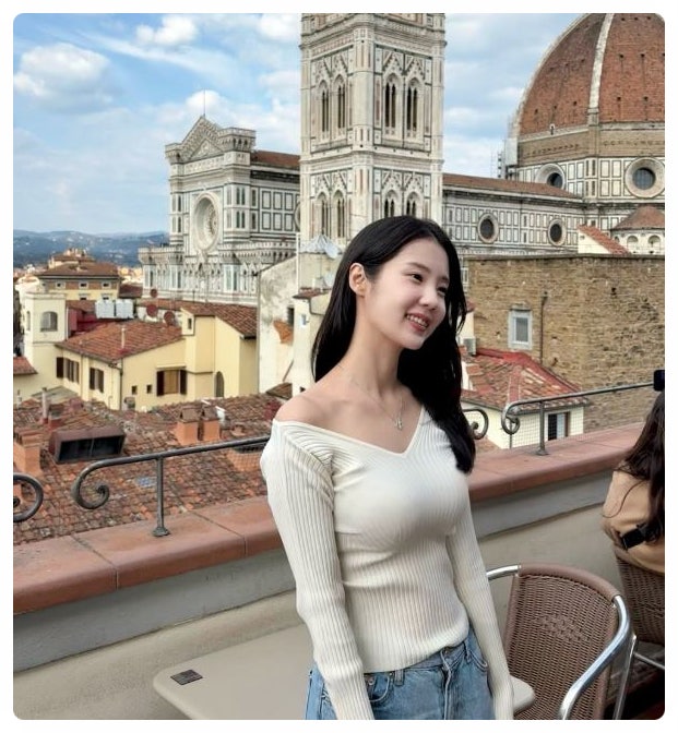 한강 아이유 윤영경 동대문구청 퇴사 남창희 결혼 8개월 만에 공직 내려놓은 진짜 이유