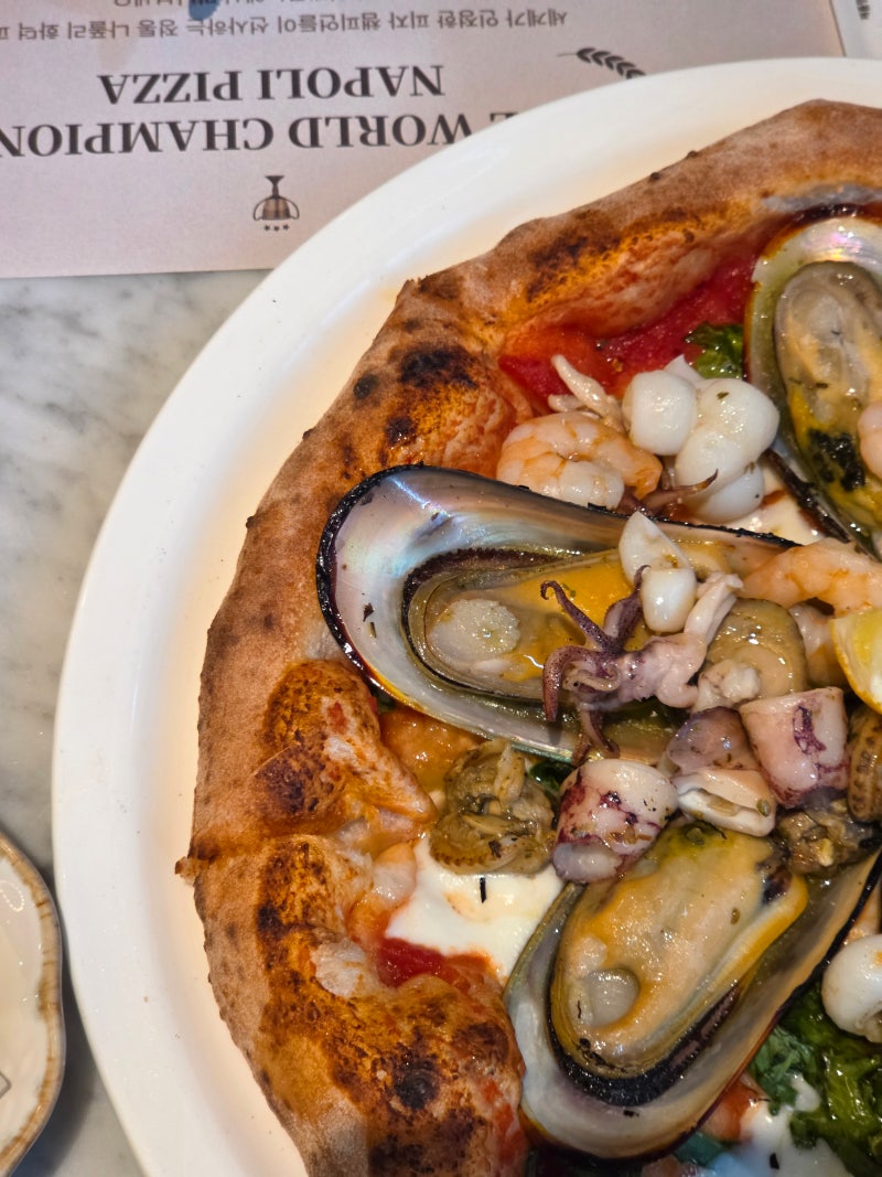 The Kitchen Il Forno at Lotte World Mall: Authentic Wood-Fired Pizza and Seafood Pasta in Jamsil