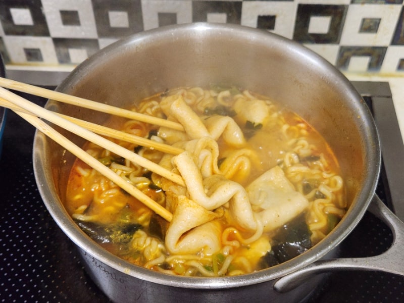 혼술안주 간단안주 어남선생 류수영 어구리 간단술안주 얼큰하고 감칠맛 넘치는 어묵너구리....