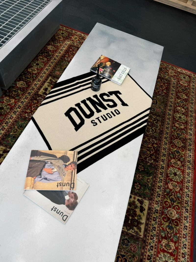 DUNST 던스트 성수 브랜드 매장 성수동 옷 쇼핑 쇼룸 여기!