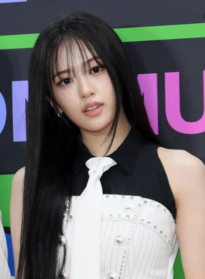 안유진 프로필 나이 키 학력 가족 아이브 지락실 우주떡집 월드투어
