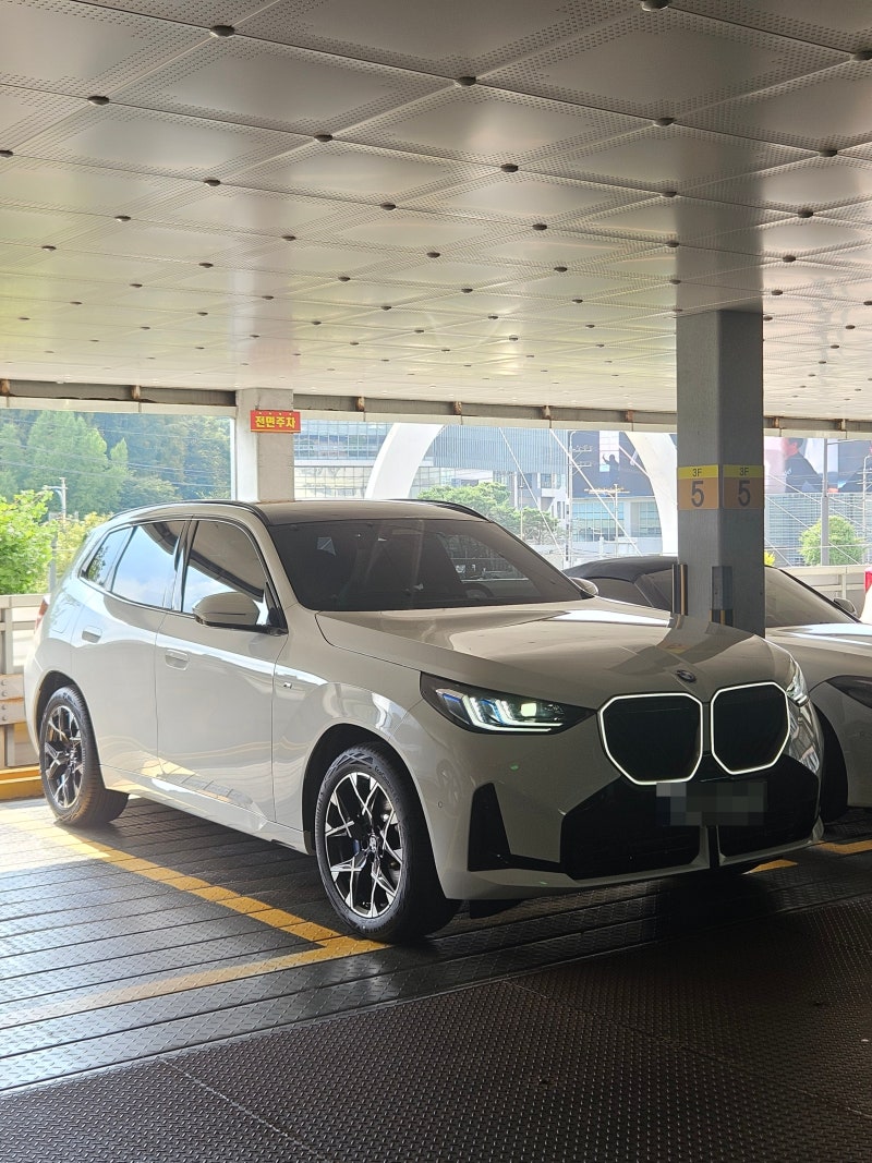 BMW용산전시장 X3 20 xDrive M Sport 화이트·베이지 출고기
