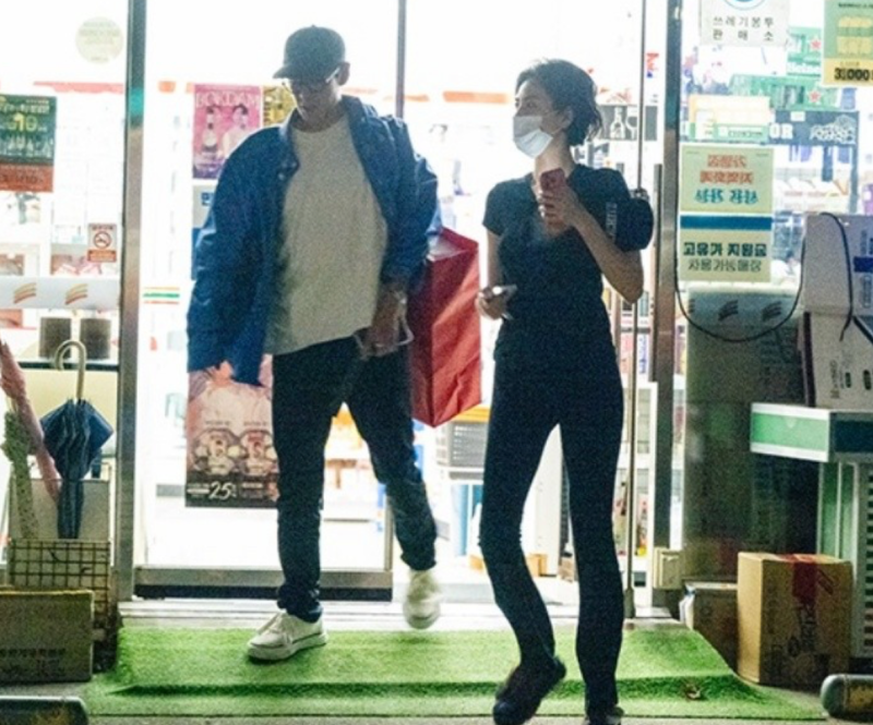 탑 나나 결혼설? 4개월째 열애 초고속 인정