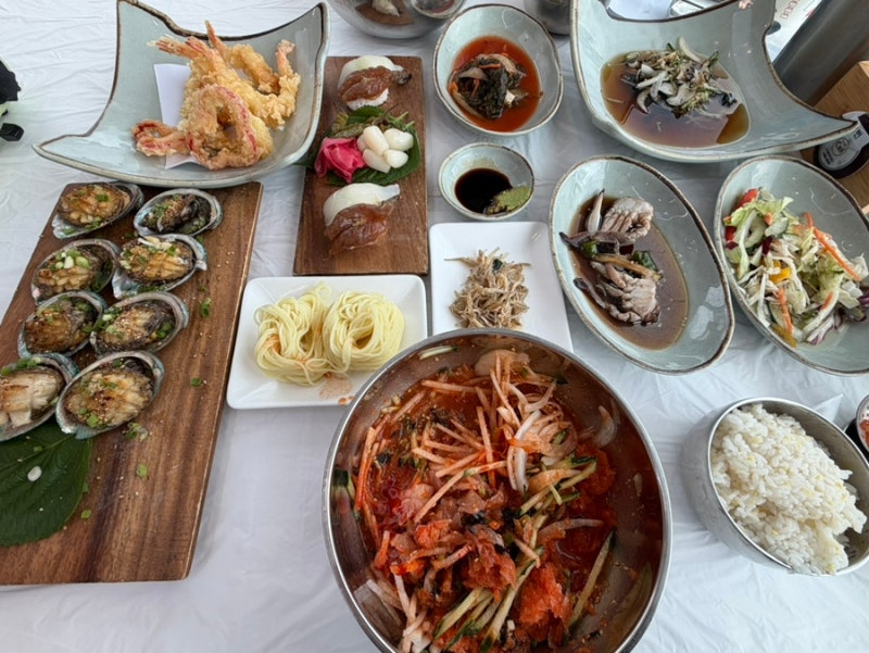 포항 현지인 물회 맛집 추천! 영일대 바다가 한눈에보이는 다양한 한상차림 코스 물회가 나....