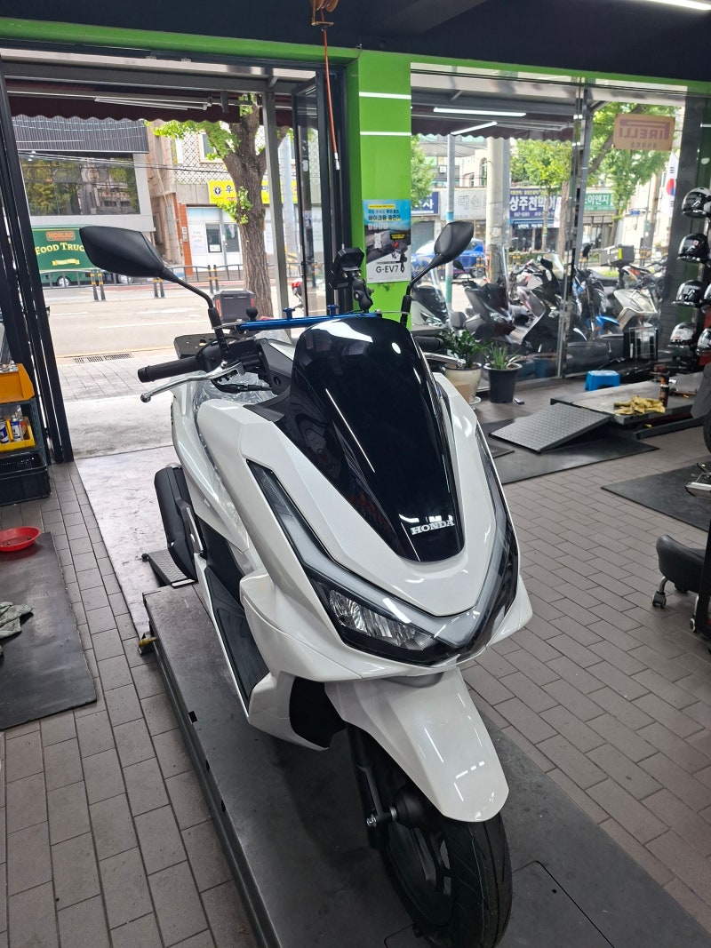 혼다 PCX125 신차바이크출고 알존핸들크로스바 알존탑박스브라켓 지스톤알루미늄탑박스 혼다....