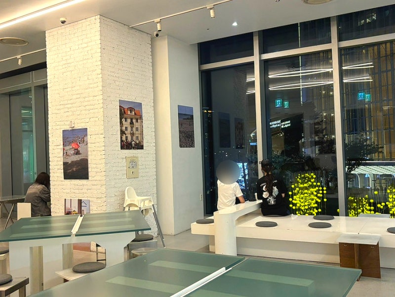 Jamsil Lotte World Mall Cafe: Myosa Seoul Lotte World Mall Branch, a Great Second-Floor Cafe for a Shopping Break