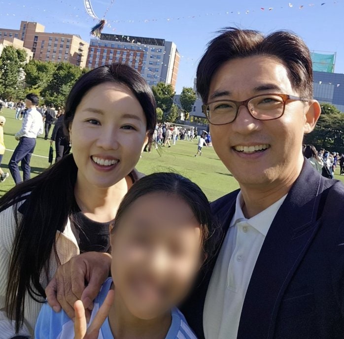 "젊은 아빠도 많은데..." 초등학교 운동회 사회자로 나타난 배우 안재욱, 현장 초토화된 사연!