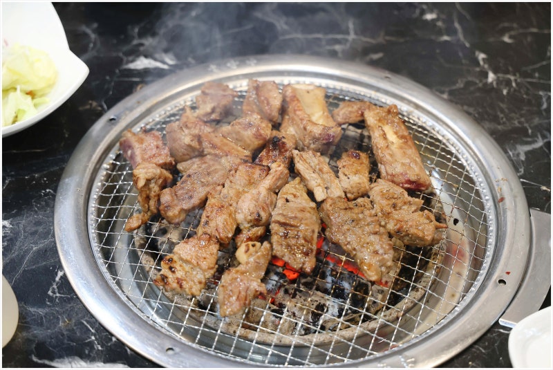 천안 성정동 고깃집 한우와 갈비가 유명한 봉명가 숯불화로구이에서 외식