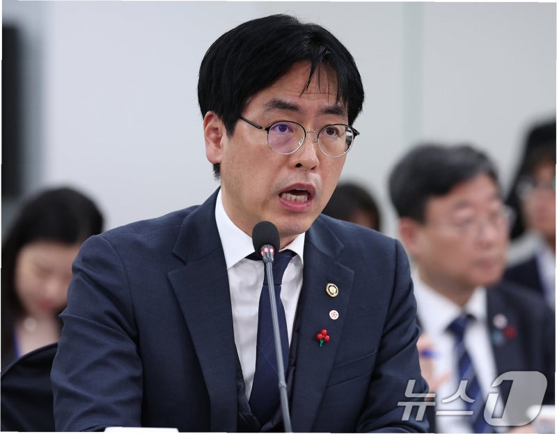 김민재, '팀워크 부재'에 작심 발언 "수비수들 불쌍하다...머리 박고 열심히 해야"