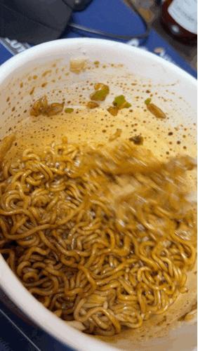 [내돈내산] 야끼소바 불닭볶음면 큰컵 솔직후기! 맵찔이의 치즈 꿀조합 레시피