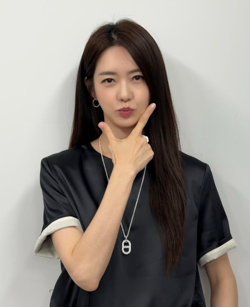 이요원 23살 결혼, 삼남매 엄마 맞아? 동안 미모 비결
