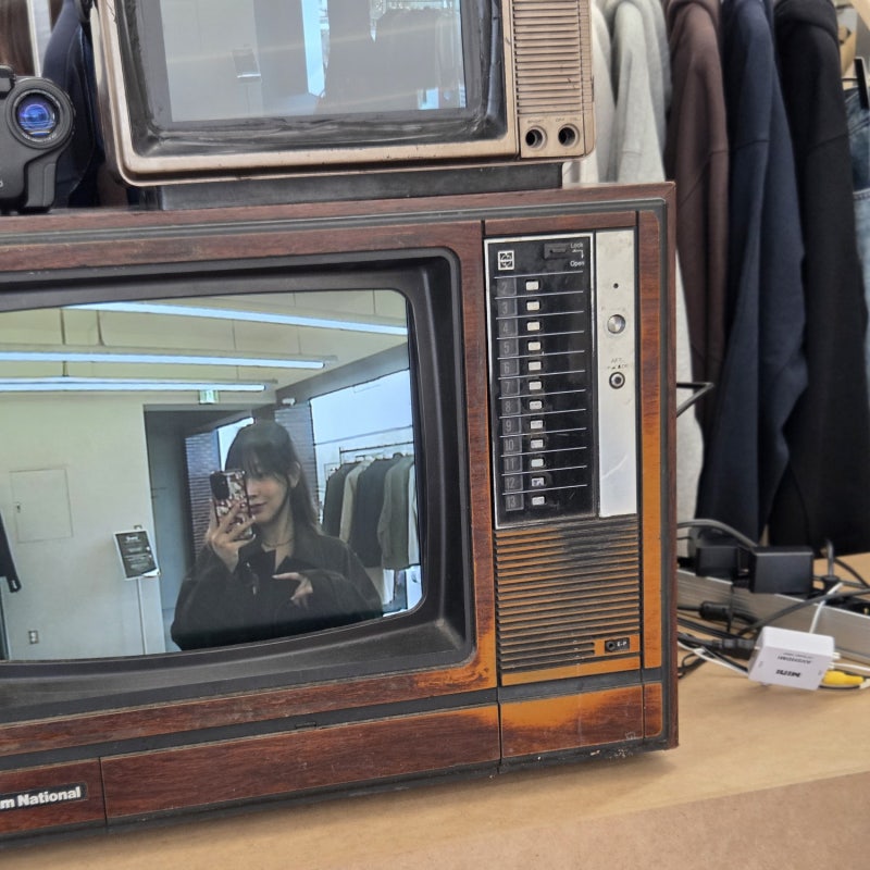 던스트 성수 플래그십 힙한 분위기의 가을자켓 쇼핑하기 좋아!