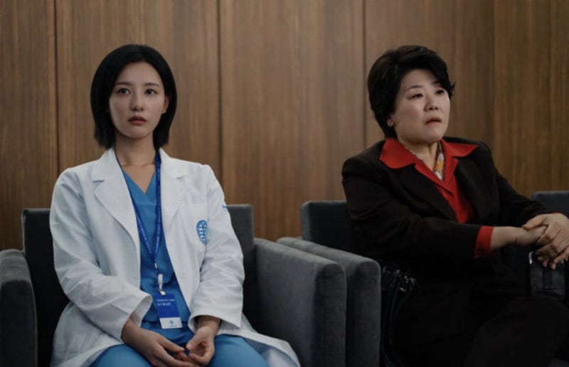방송 전부터 난리 난 '닥터X'… 김지원과 이정은의 파격 변신 뒤에 숨겨진 이야기