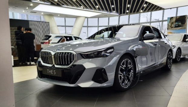 "G80 하이브리드 왜 기다려?" 2026 BMW 5시리즈 플러그인 하이브리드 모의견적 정보 제원 포토 평....