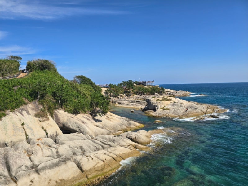 Goseong Must-Visit: My Review of Walking Songjiho Badahaneulgil to Jukdo Island (Admission & Parking Info)