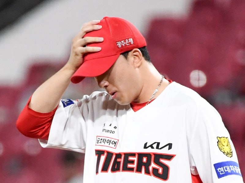 KIA 정해영 결국 다시 꺼냈는데 2이닝 2실점... 150세이브 마무리 두고도 뒷문이 흔들린 이유