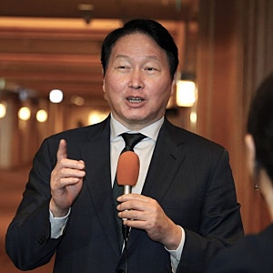 [지배구조 긴급속보] 최태원 SK 회장, 노소영 재산분할 대비 ‘9440억’ SK㈜ 지분 매각 결정! ....